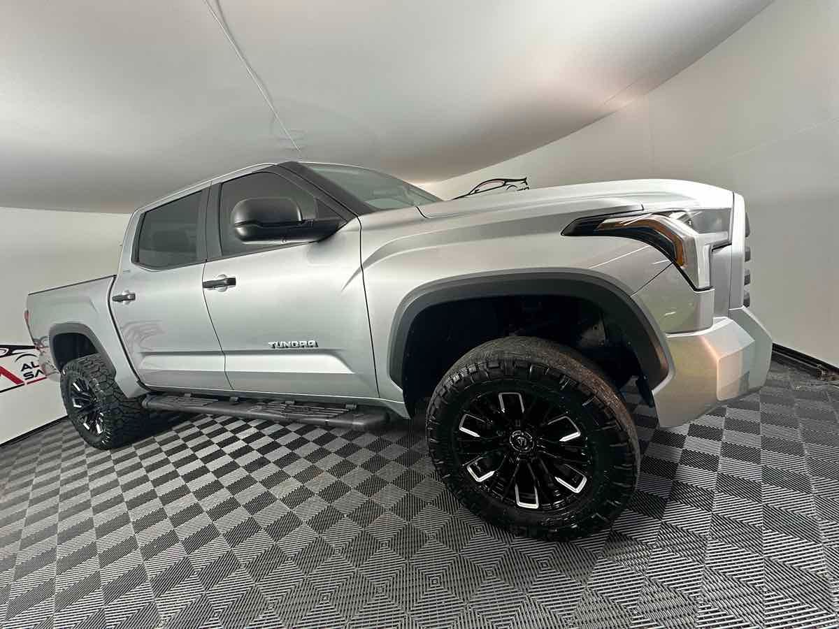 2024 Toyota Tundra SR5 CrewMax photo 10
