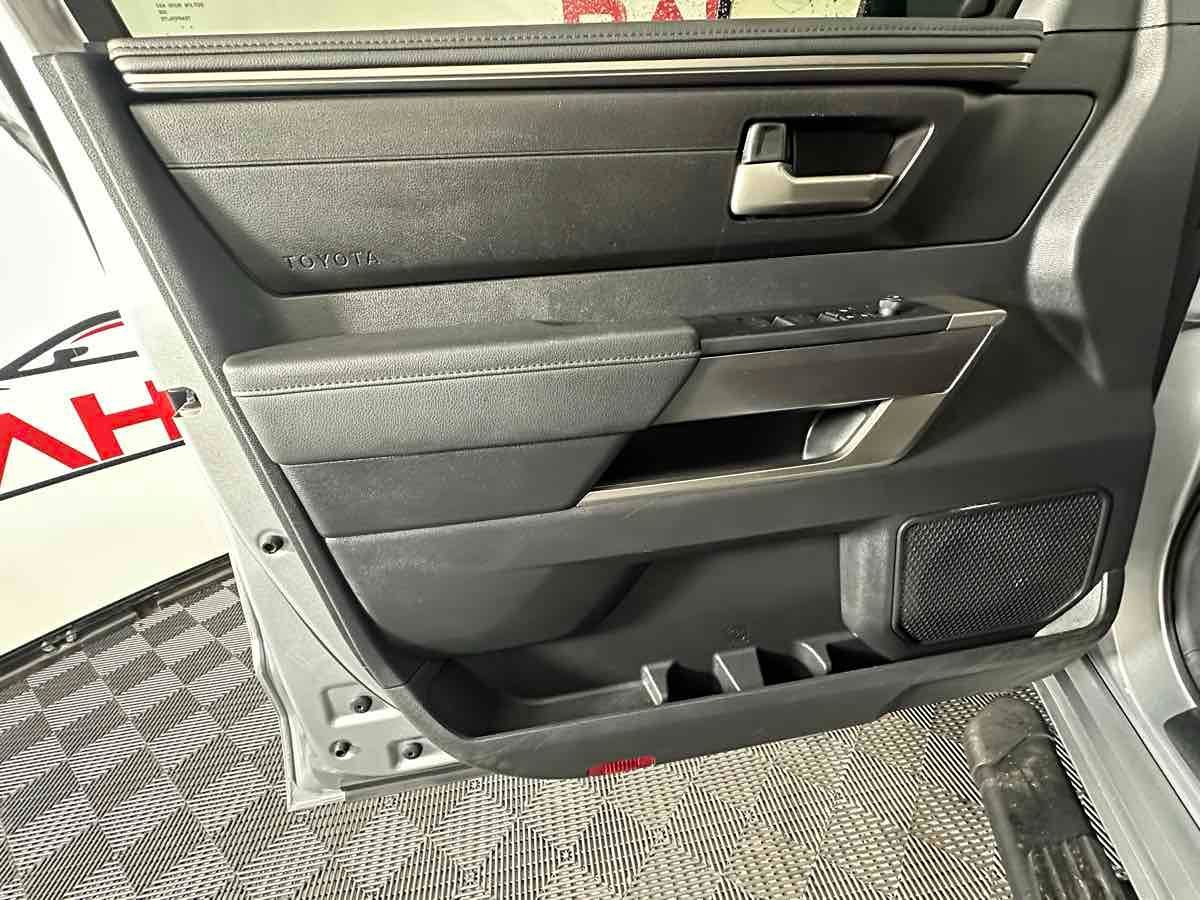 2024 Toyota Tundra SR5 CrewMax photo 14