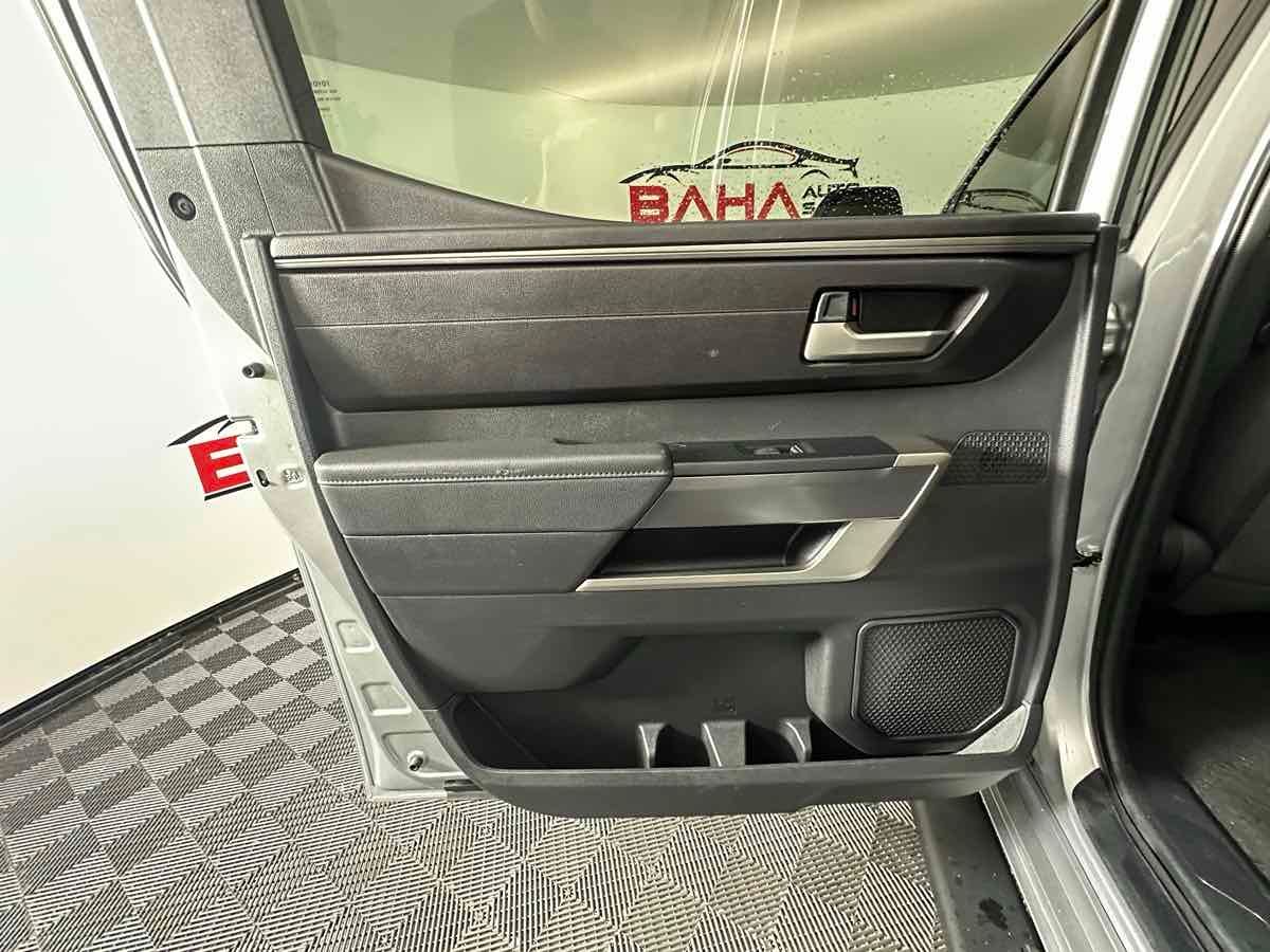 2024 Toyota Tundra SR5 CrewMax photo 17