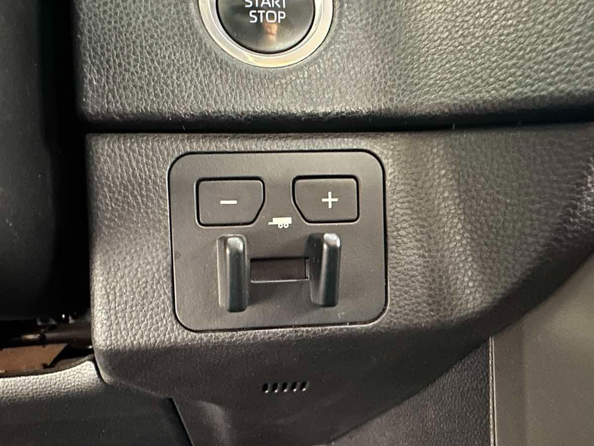 2024 Toyota Tundra SR5 CrewMax photo 40
