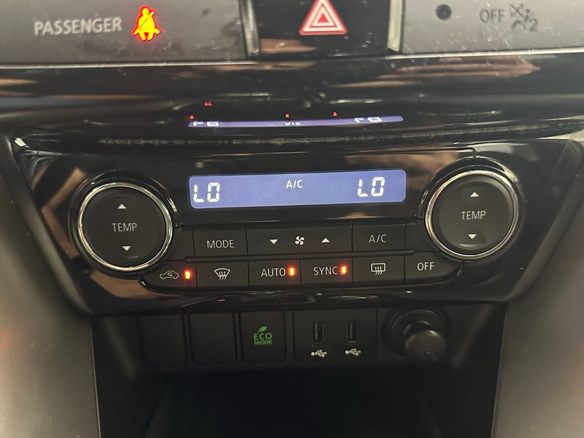 2019 Mitsubishi Eclipse Cross SE photo 26