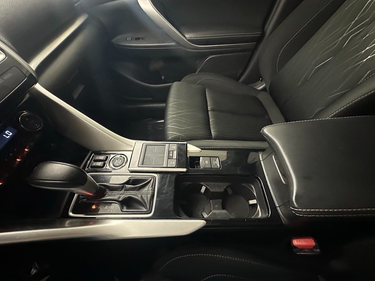 2019 Mitsubishi Eclipse Cross SE photo 29
