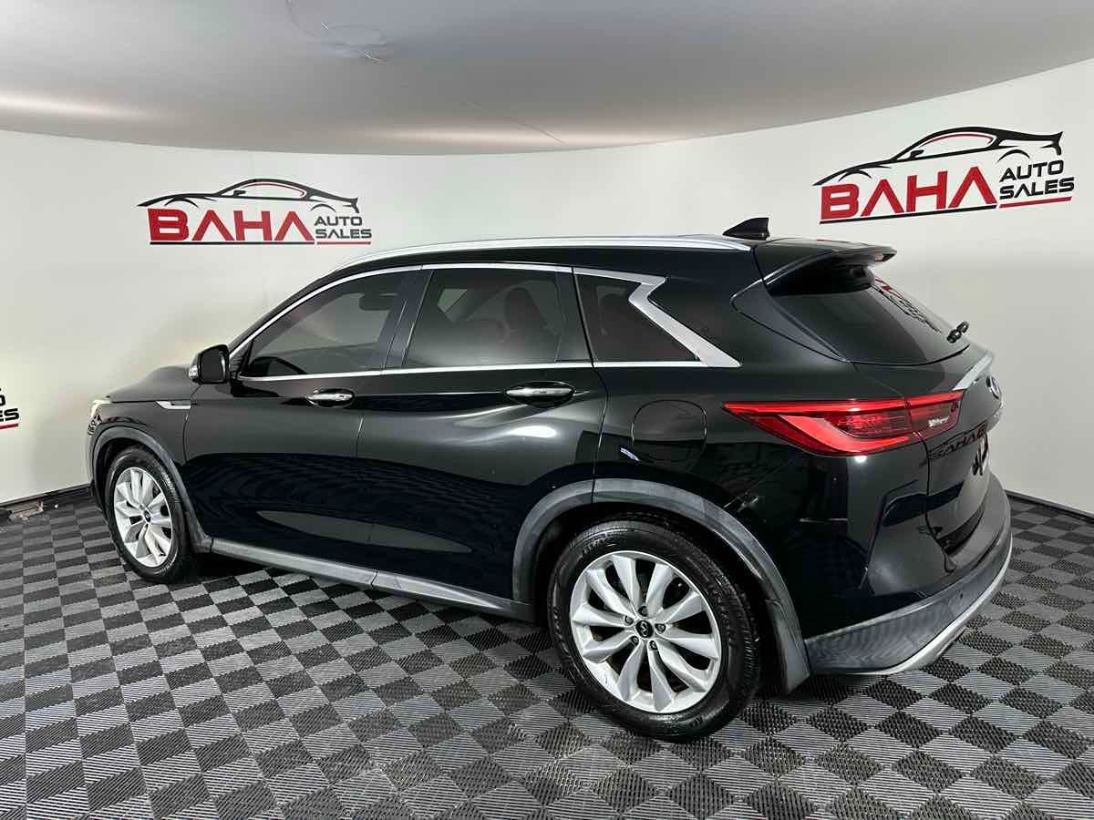 2019 Infiniti QX50 Essential photo 3