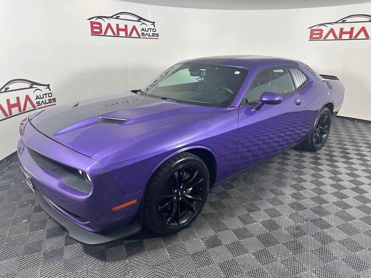 2018 Dodge Challenger SXT photo 2