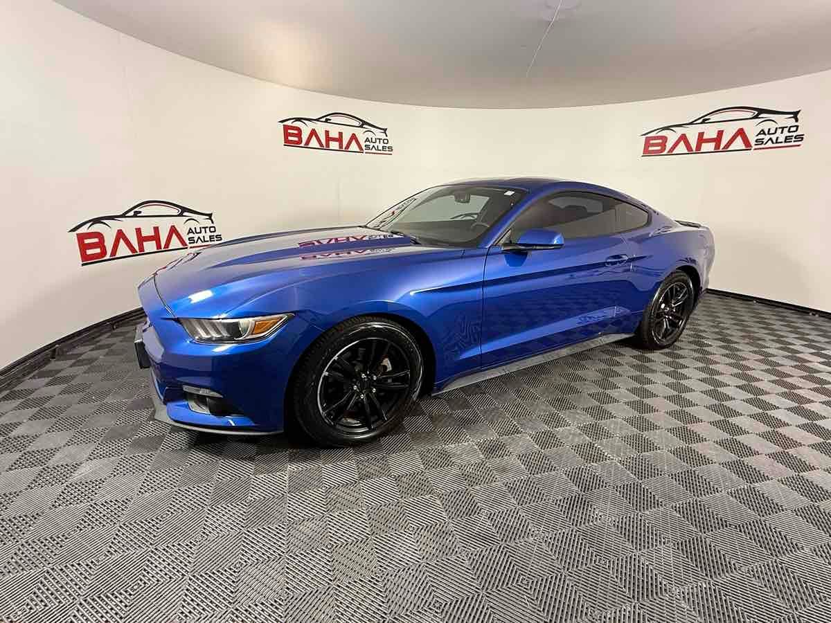 2017 Ford Mustang EcoBoost photo 4