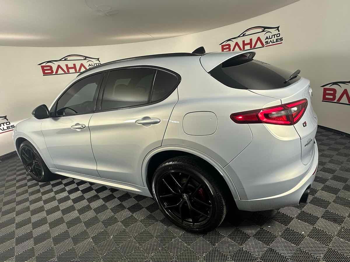 2020 Alfa Romeo Stelvio Ti Sport photo 3