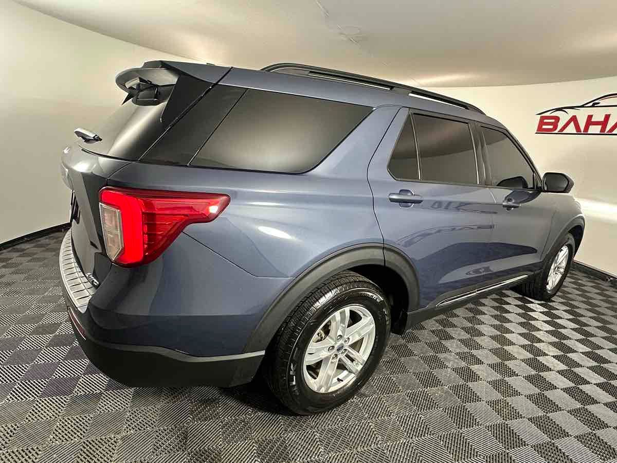 2021 Ford Explorer XLT photo 3