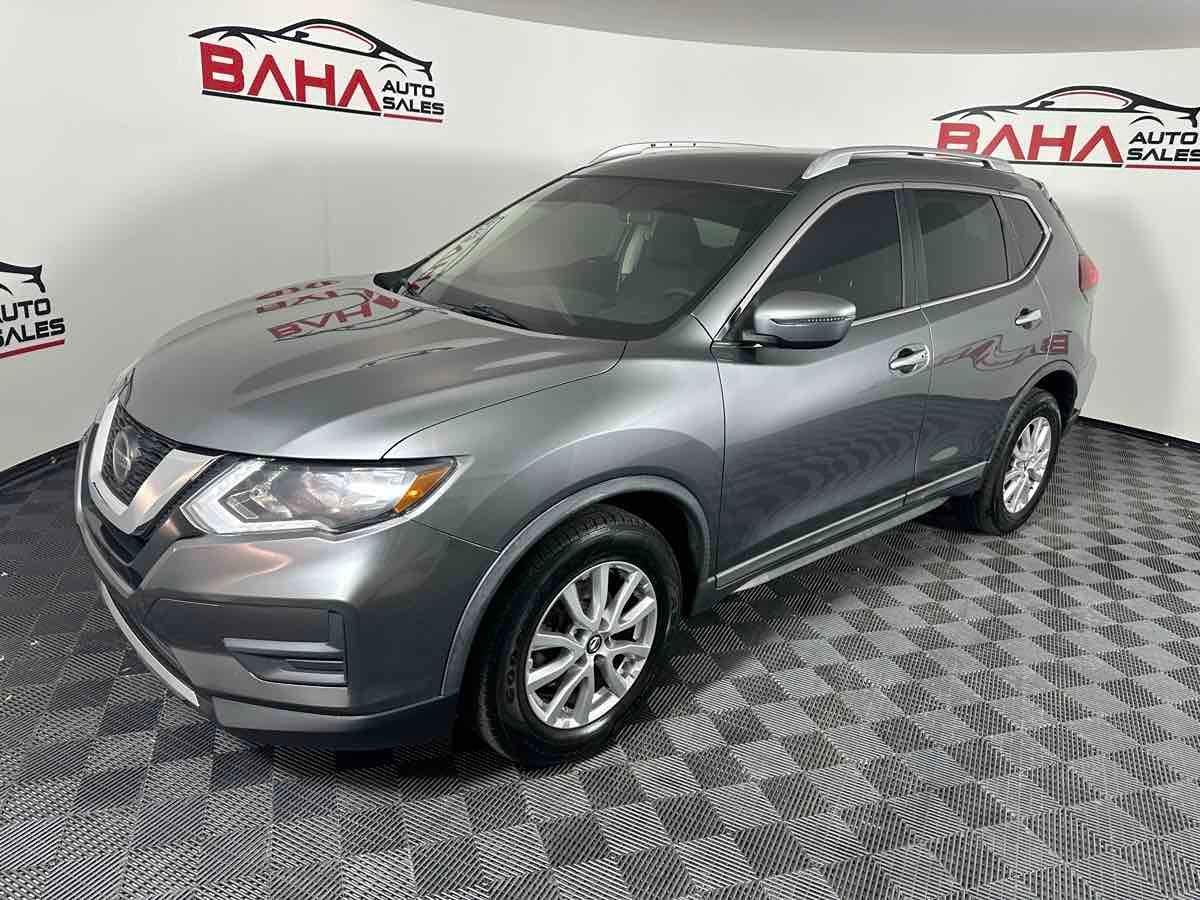 2018 Nissan Rogue SV photo 2