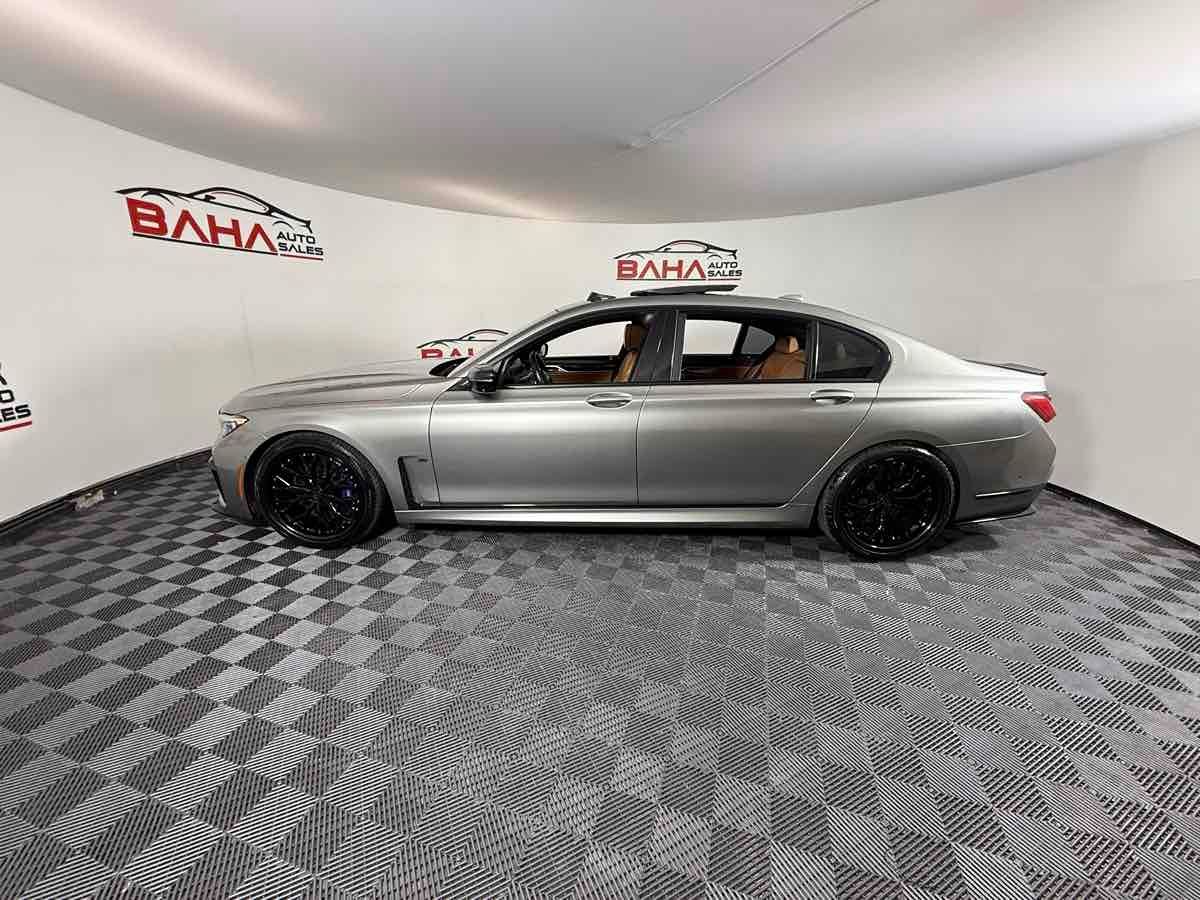 2020 Bmw 750i xDrive Sedan photo 4