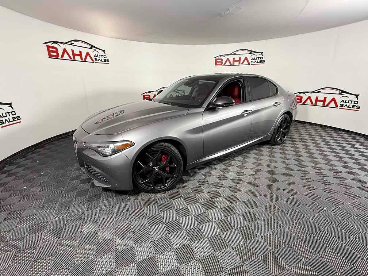 2020 Alfa Romeo Giulia Ti photo 2