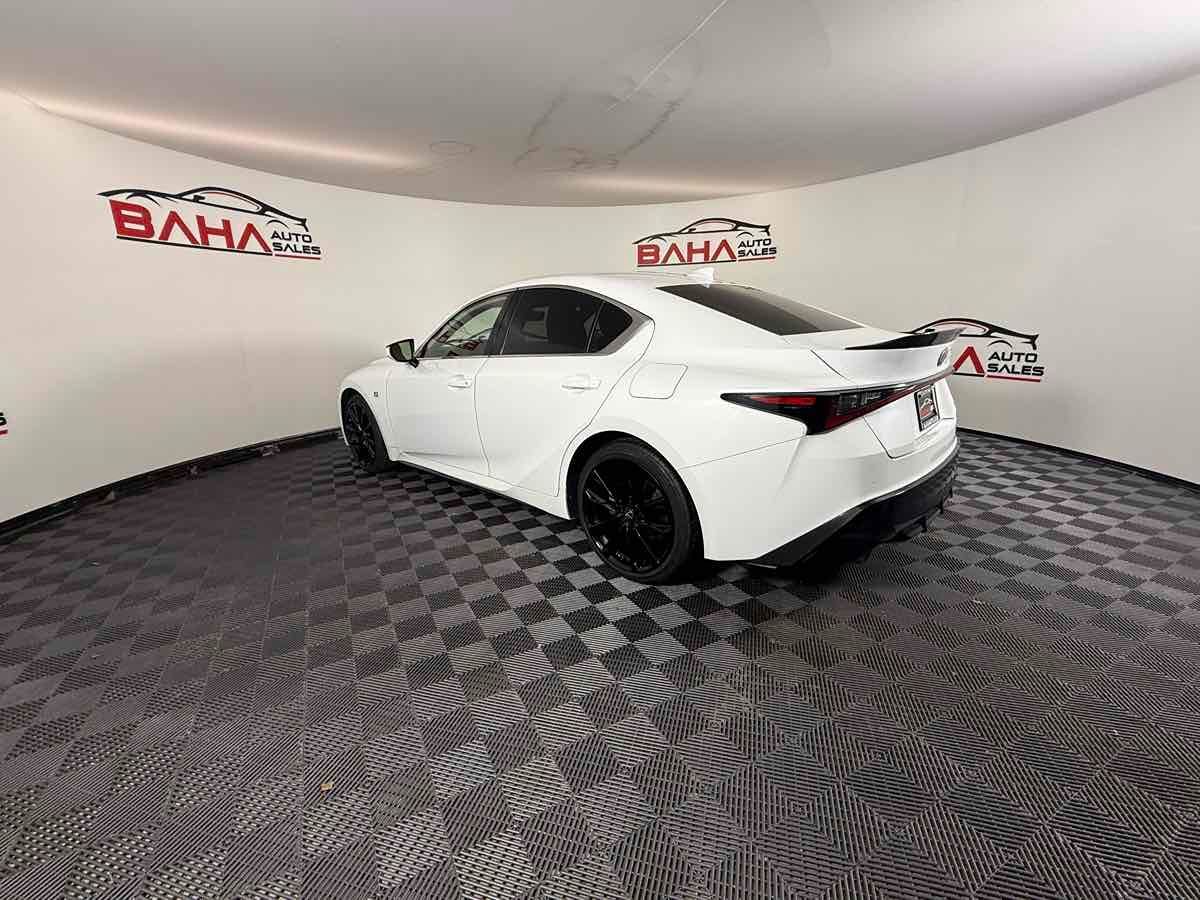 2024 Lexus IS 350 F SPORT - Photo 9
