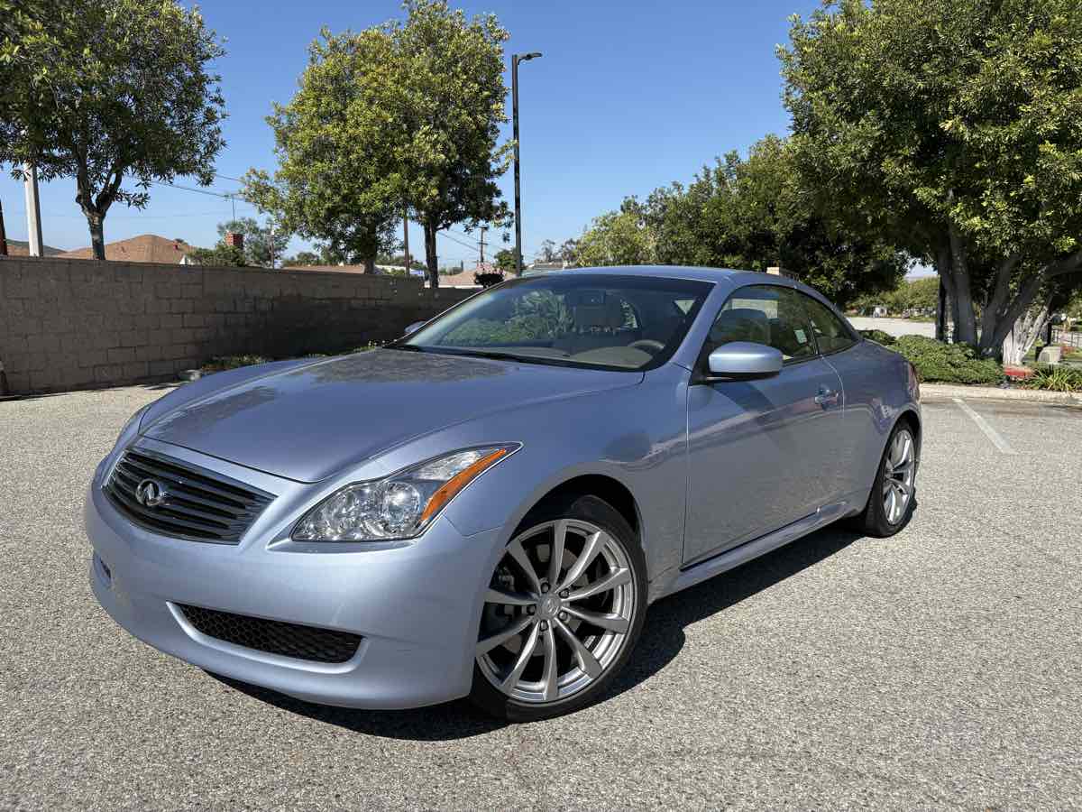 2009 Infiniti G37 Convertible Base photo 7