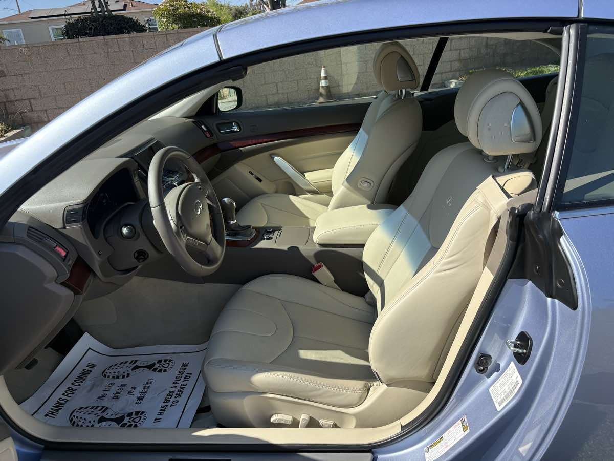 2009 Infiniti G37 Convertible Base photo 14