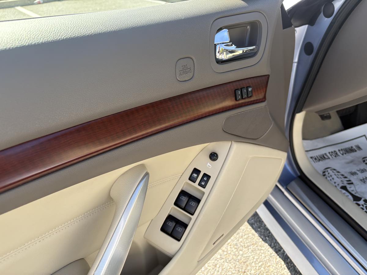 2009 Infiniti G37 Convertible Base photo 15