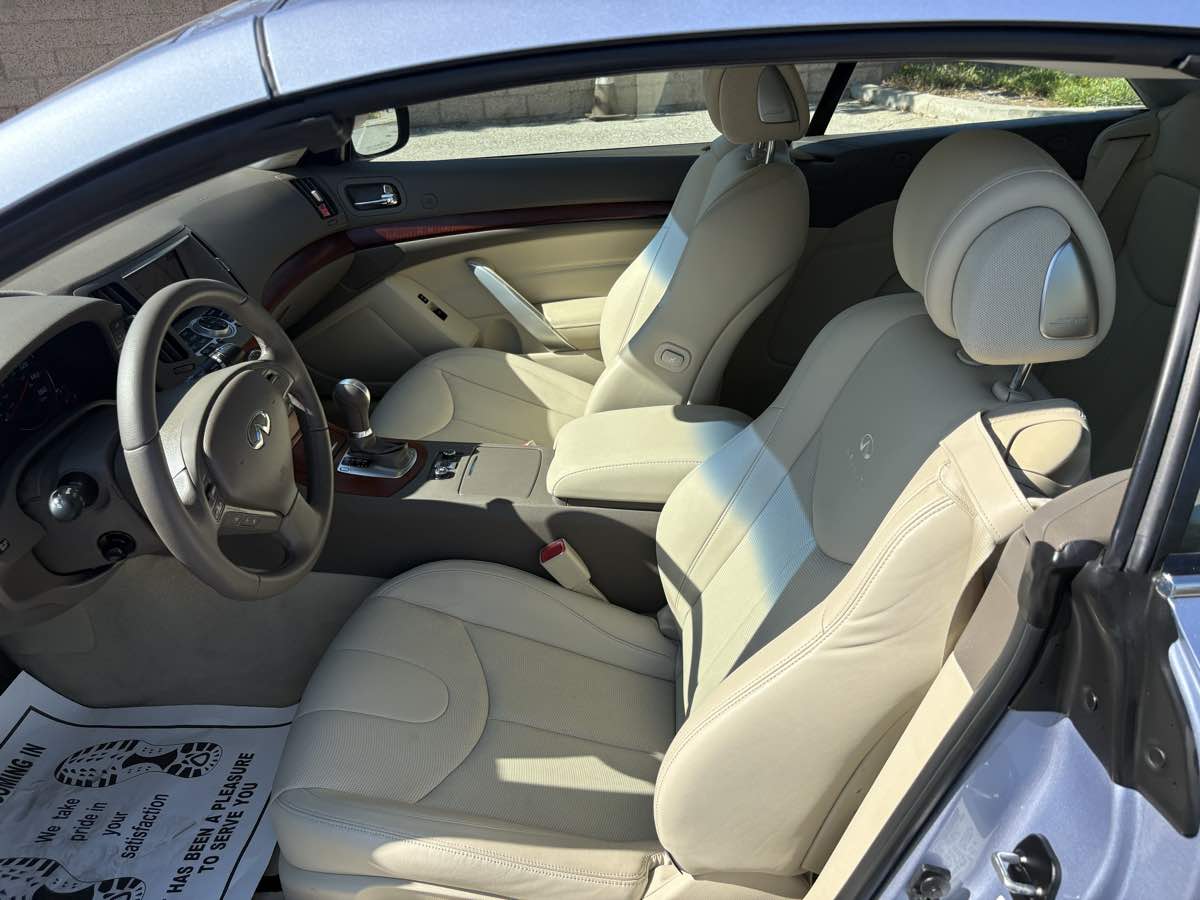 2009 Infiniti G37 Convertible Base photo 17