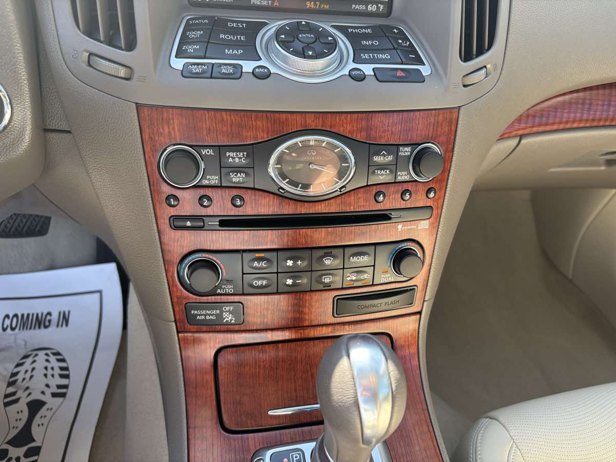 2009 Infiniti G37 Convertible Base photo 26