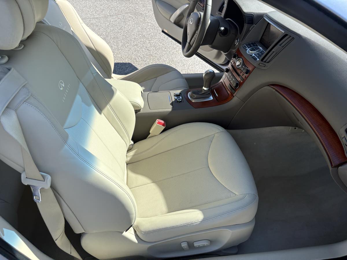 2009 Infiniti G37 Convertible Base photo 29