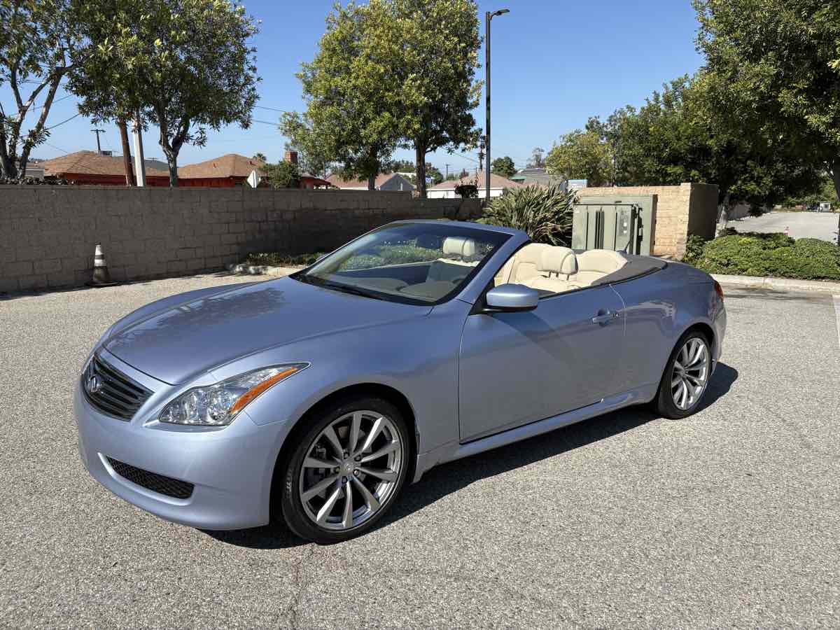 2009 Infiniti G37 Convertible Base photo 32