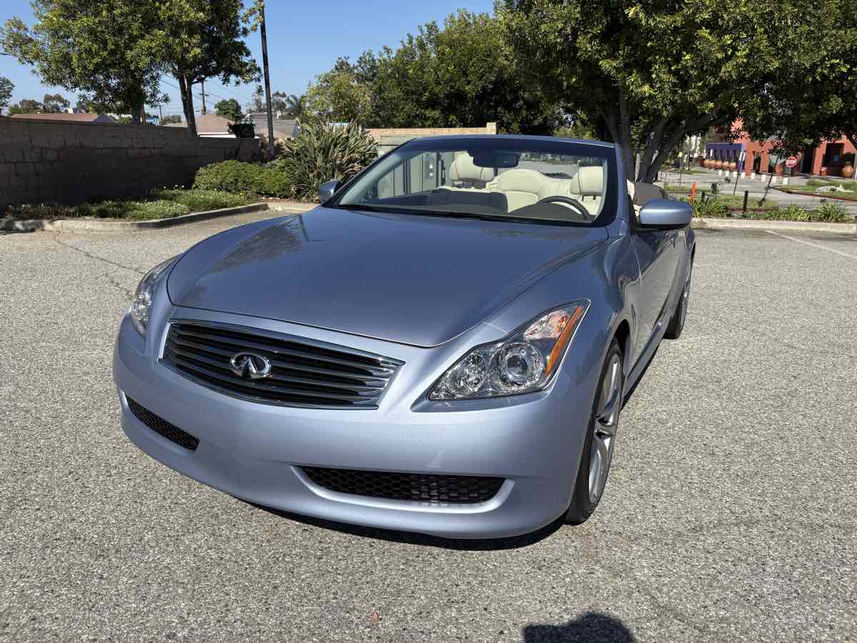 2009 Infiniti G37 Convertible Base photo 34