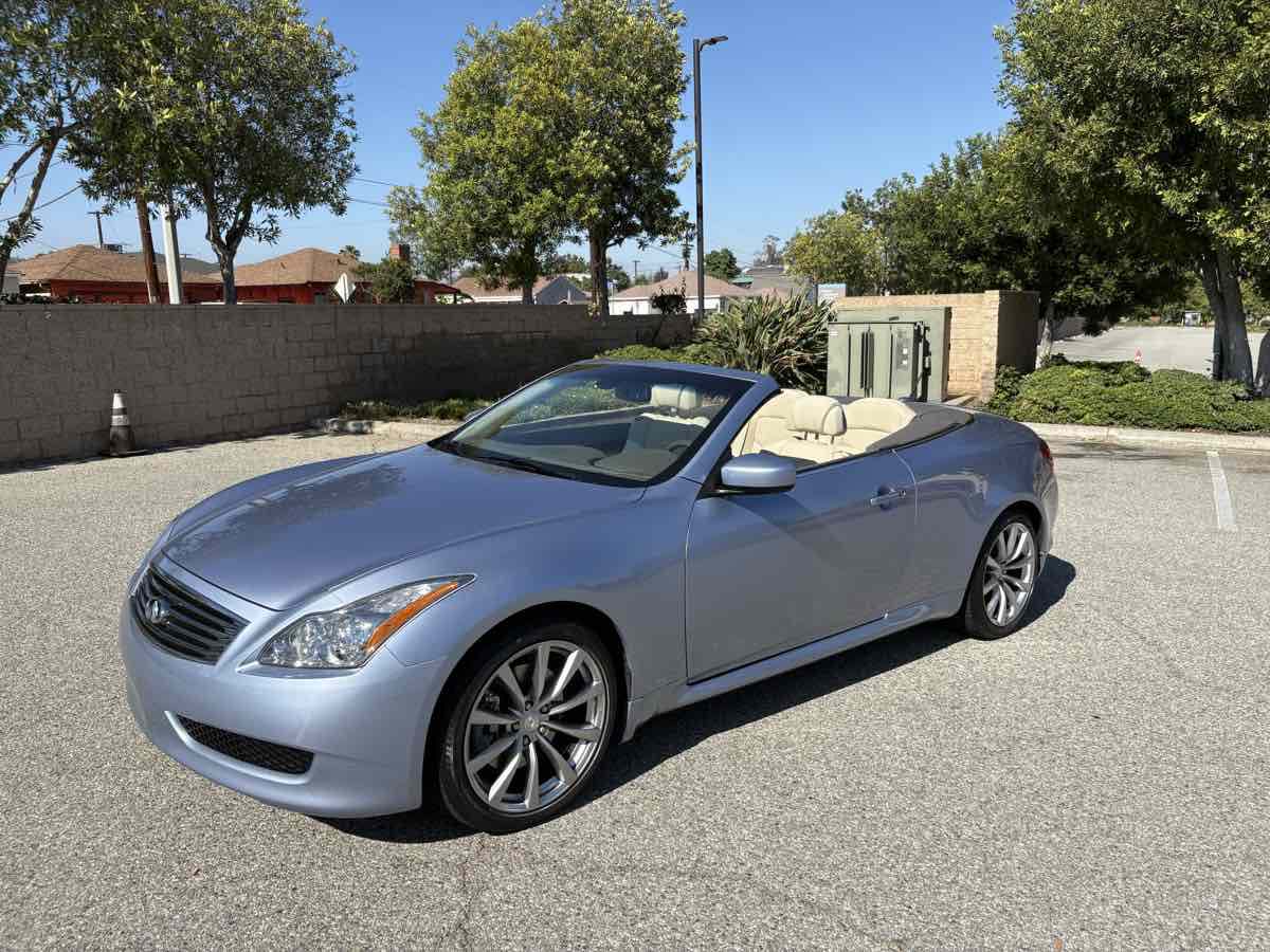 2009 Infiniti G37 Convertible Base photo 35
