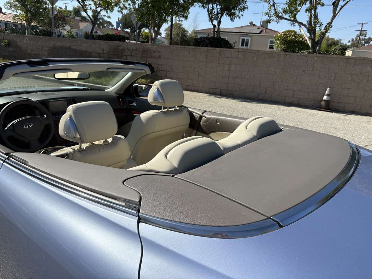 2009 Infiniti G37 Convertible Base photo 40