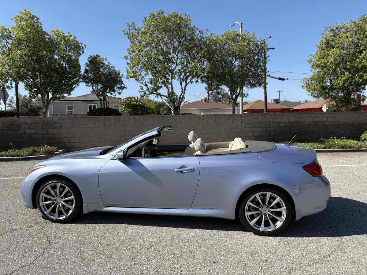 2009 Infiniti G37 Convertible Base photo 47