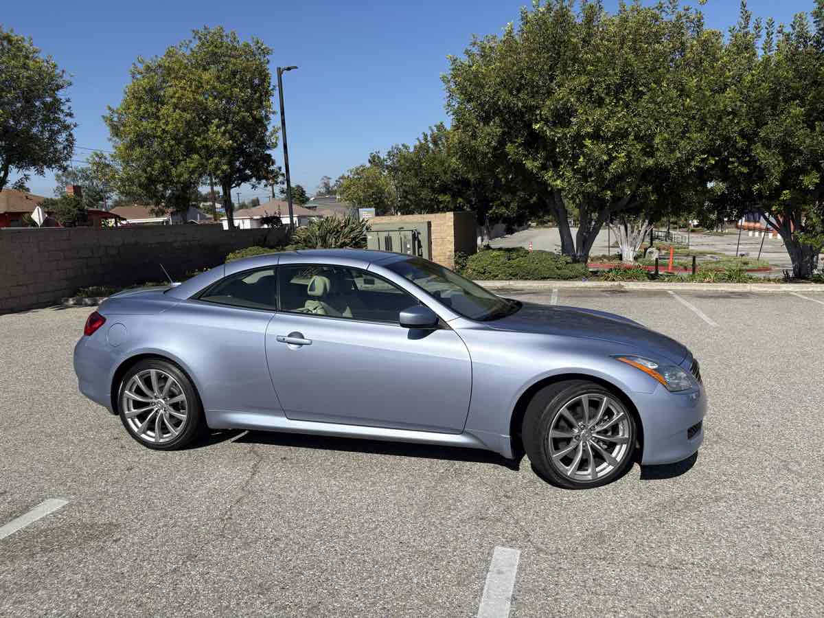 2009 Infiniti G37 Convertible Base photo 52