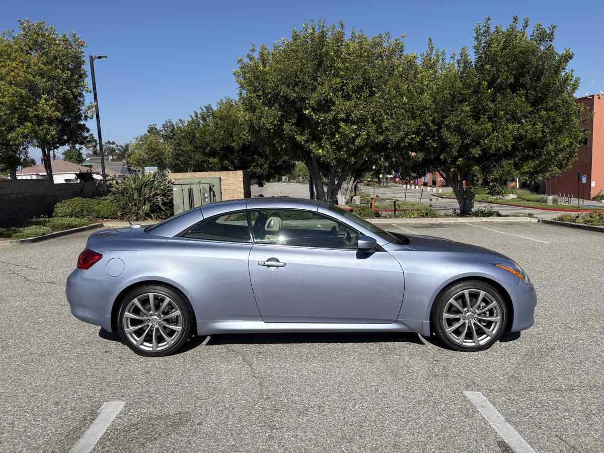 2009 Infiniti G37 Convertible Base photo 53