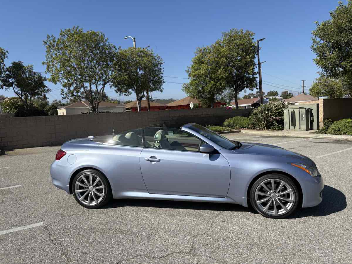 2009 Infiniti G37 Convertible Base photo 63