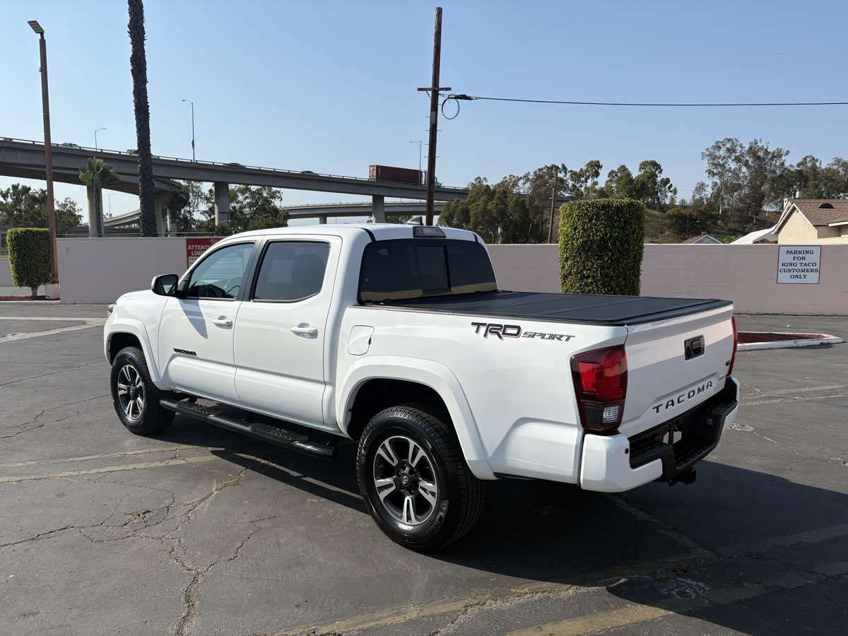 2019 Toyota Tacoma TRD Sport photo 7