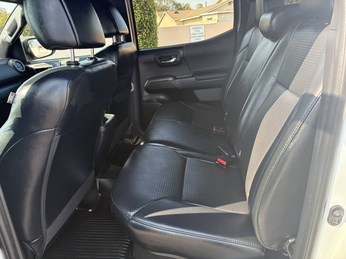 2019 Toyota Tacoma TRD Sport photo 15