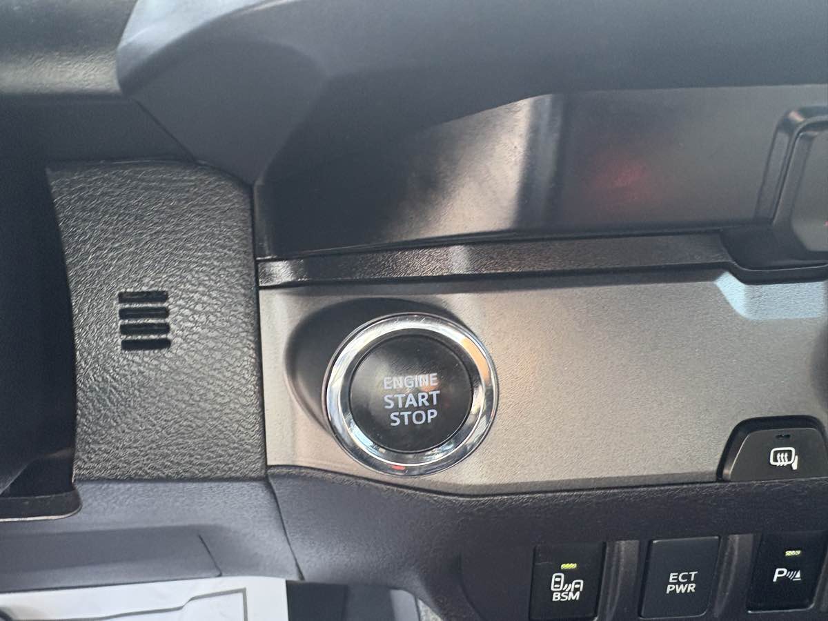 2019 Toyota Tacoma TRD Sport photo 28