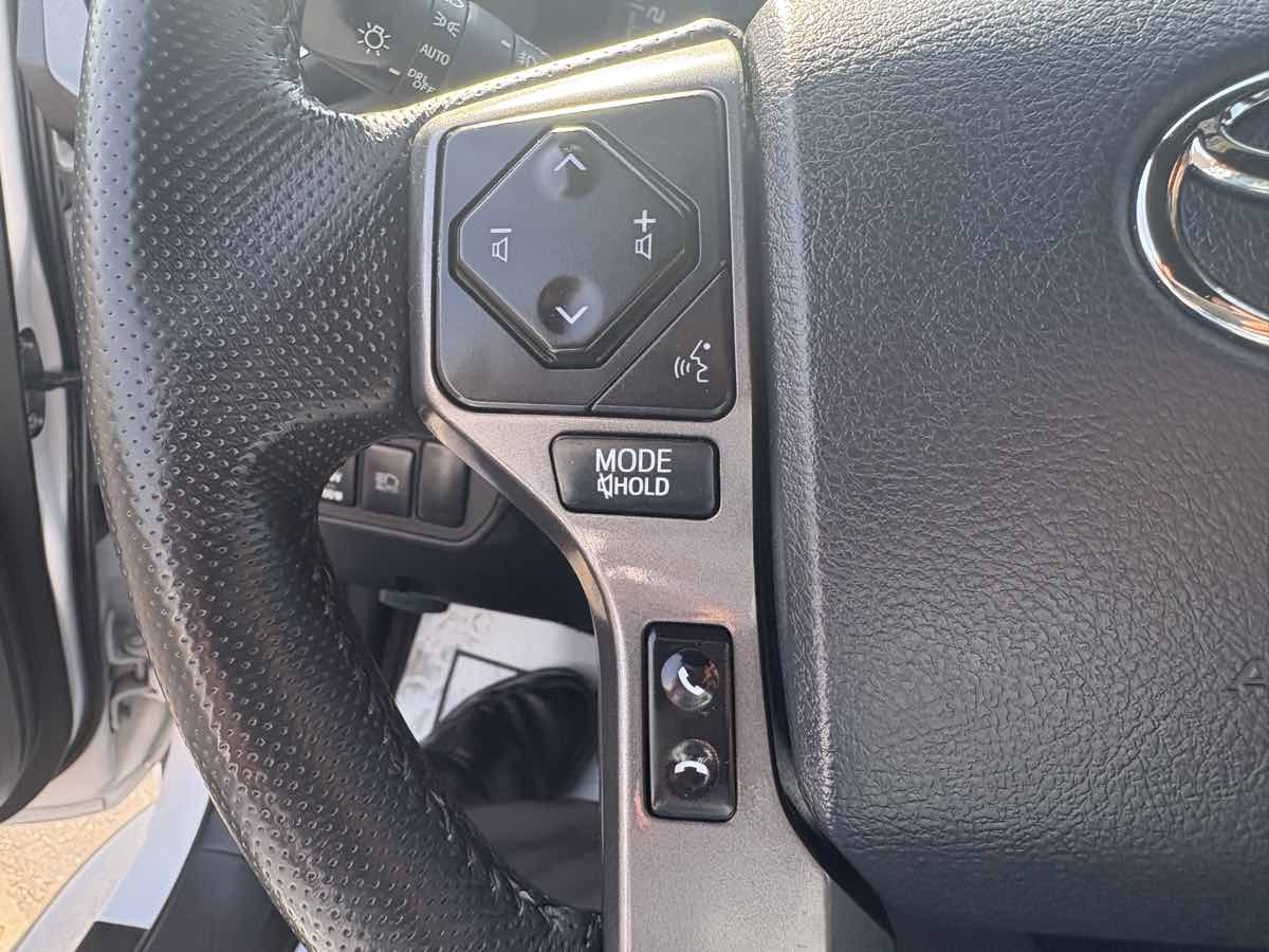 2019 Toyota Tacoma TRD Sport photo 30