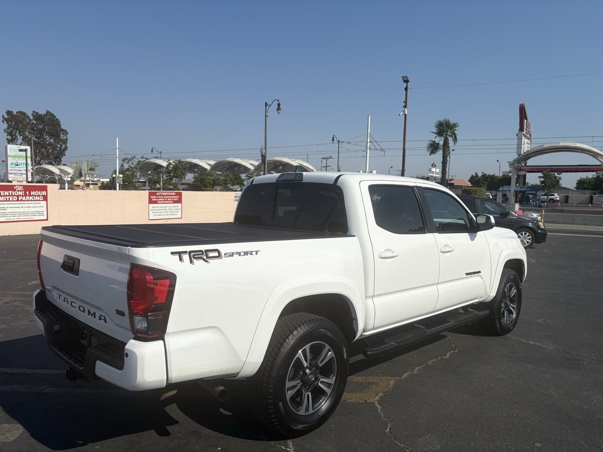 2019 Toyota Tacoma TRD Sport photo 34