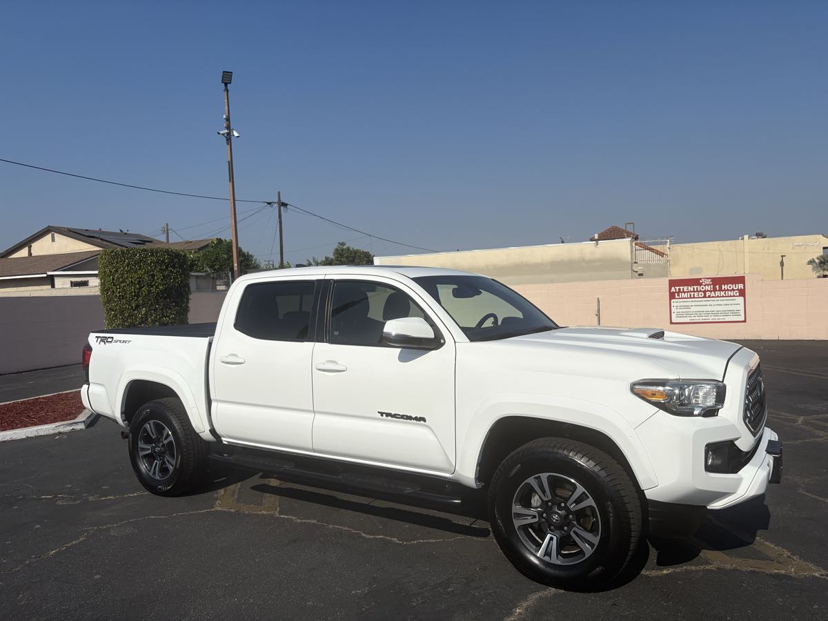 2019 Toyota Tacoma TRD Sport photo 36