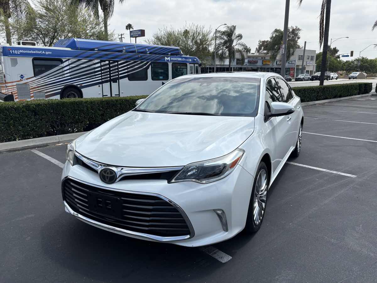 2016 Toyota Avalon Limited photo 7