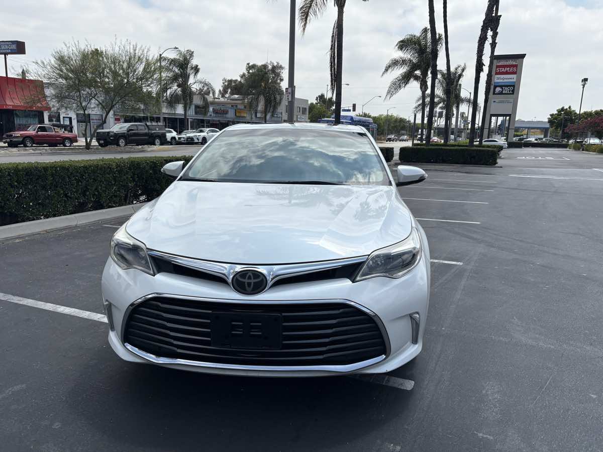 2016 Toyota Avalon Limited photo 8