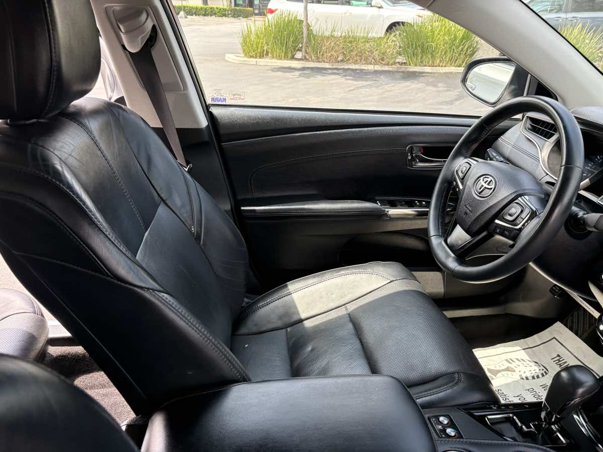2016 Toyota Avalon Limited photo 27