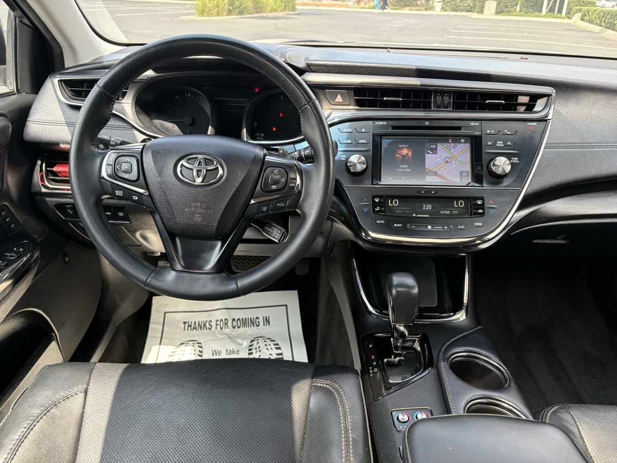 2016 Toyota Avalon Limited photo 30