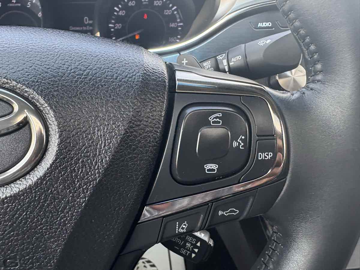 2016 Toyota Avalon Limited photo 34