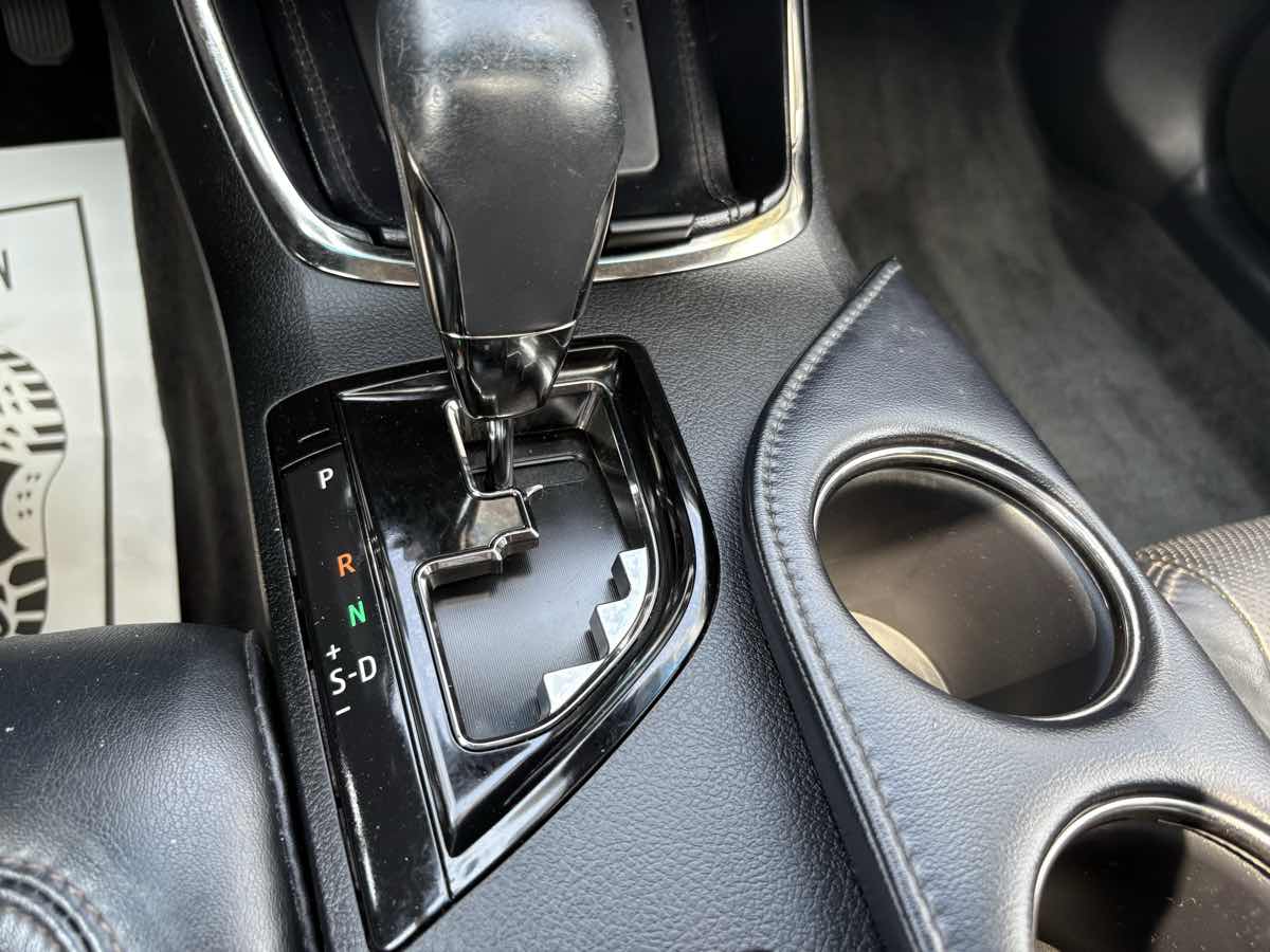 2016 Toyota Avalon Limited photo 40
