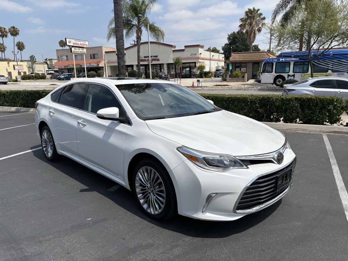 2016 Toyota Avalon Limited photo 43