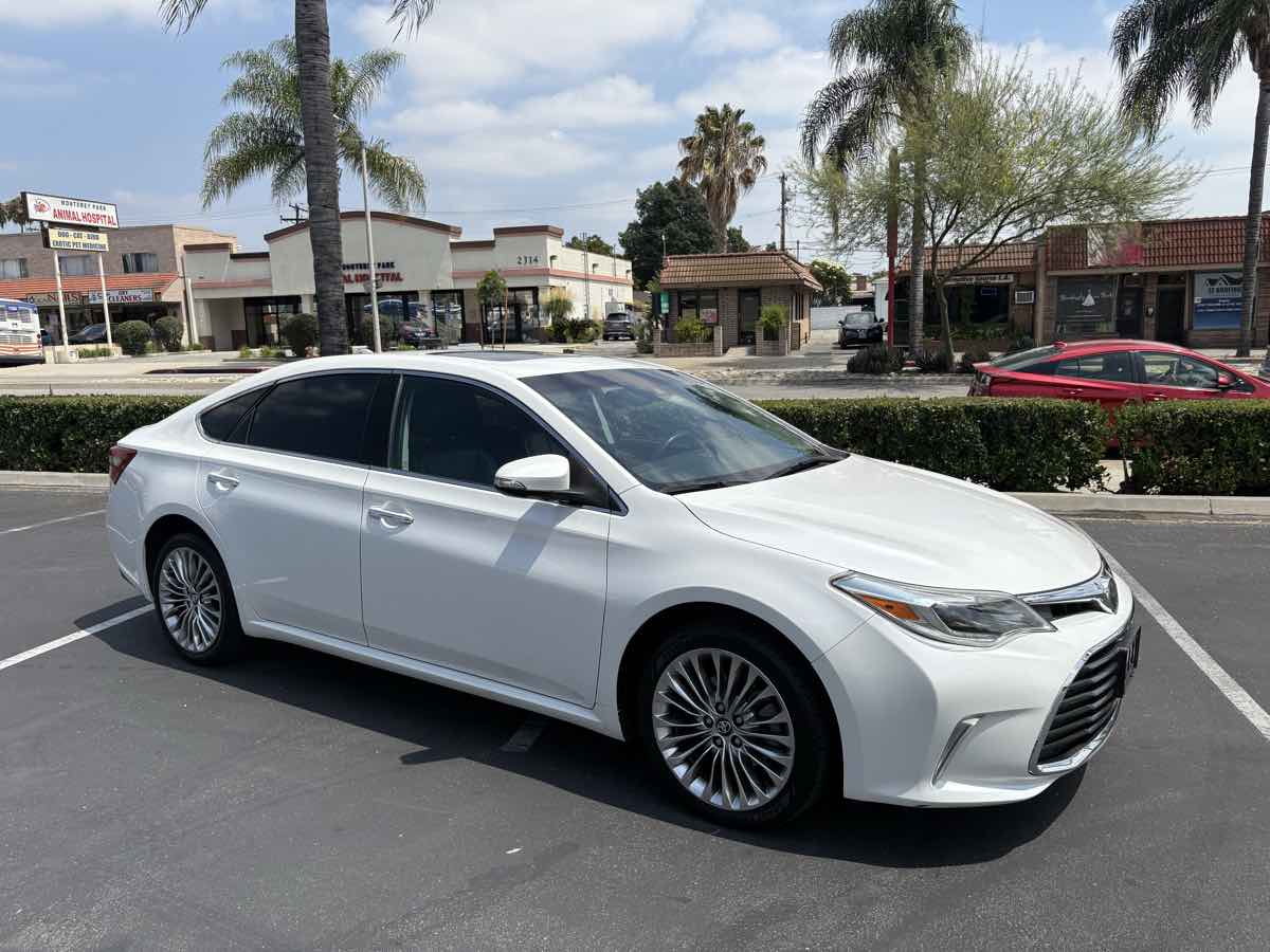 2016 Toyota Avalon Limited photo 44