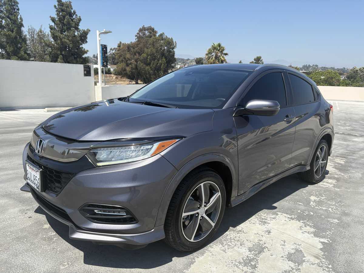 2019 Honda HR-V Touring photo 2