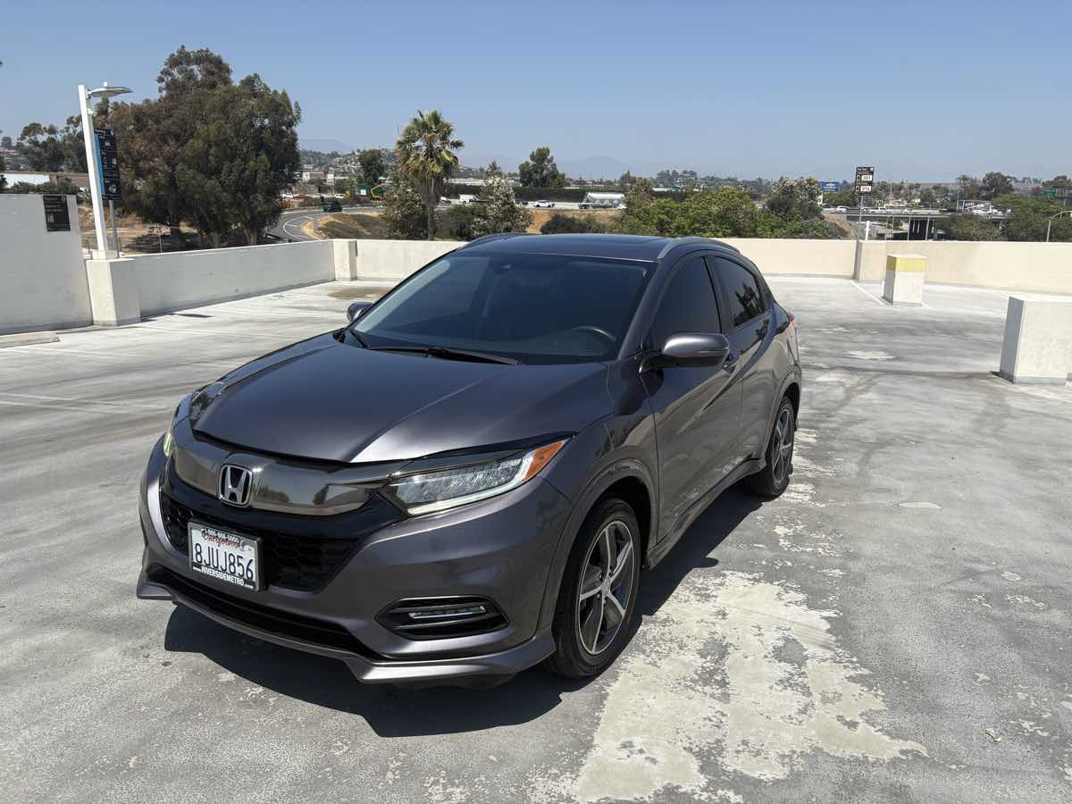 2019 Honda HR-V Touring photo 3