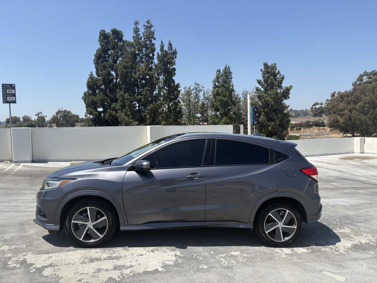 2019 Honda HR-V Touring photo 9