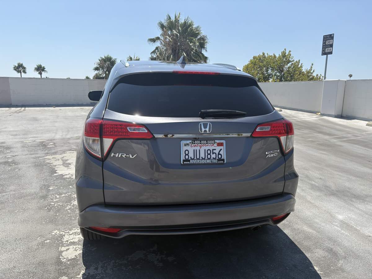 2019 Honda HR-V Touring photo 12