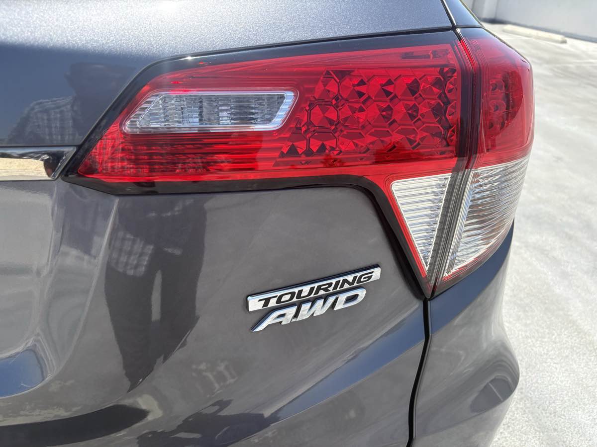 2019 Honda HR-V Touring photo 13