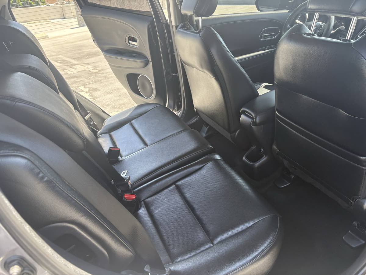 2019 Honda HR-V Touring photo 17