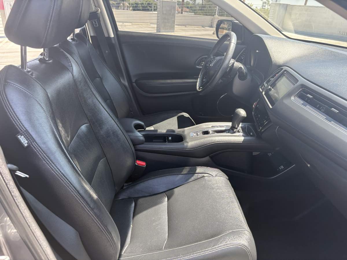 2019 Honda HR-V Touring photo 20
